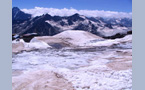  снег на склоне горы Эльбрус